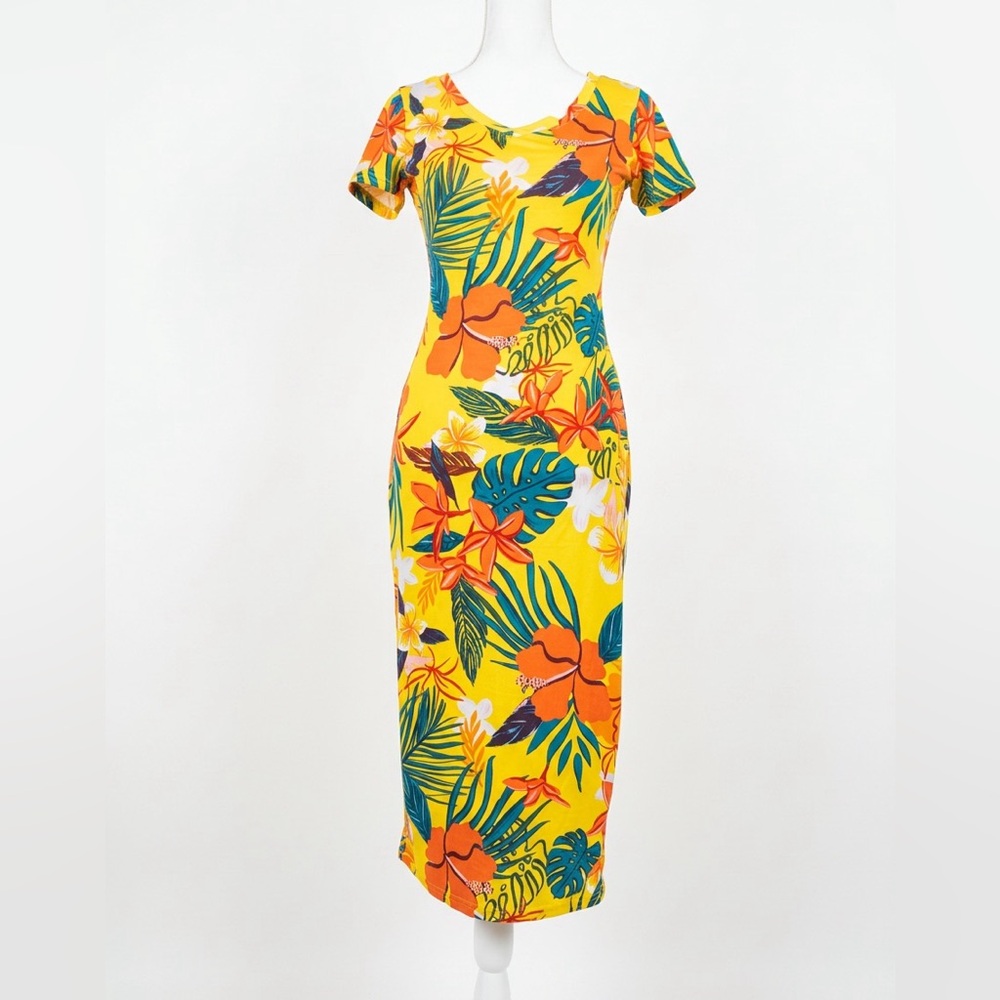 SOLD🌺 Paradise found! Love - tropical maxi dress size M